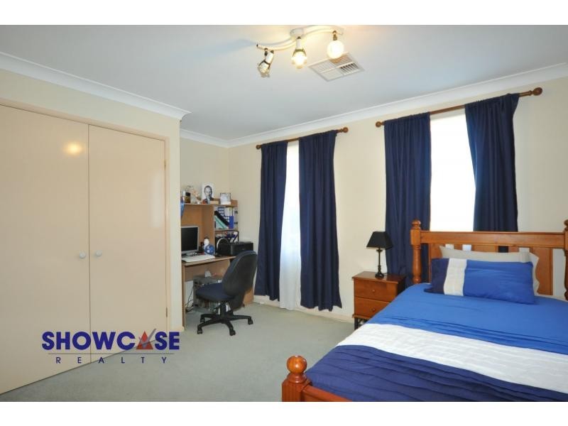 8 Broadleaf Crescent, Beaumont Hills NSW 2155