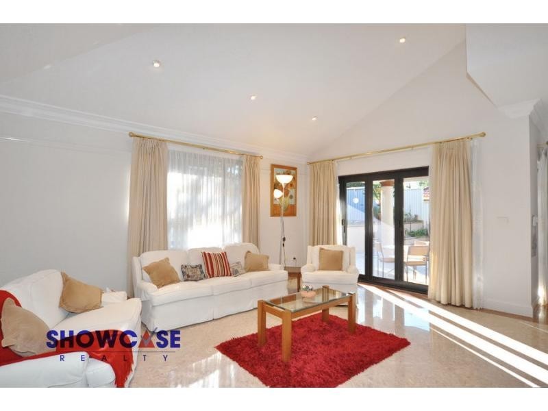 10 Greyfriar Place, Kellyville NSW 2155