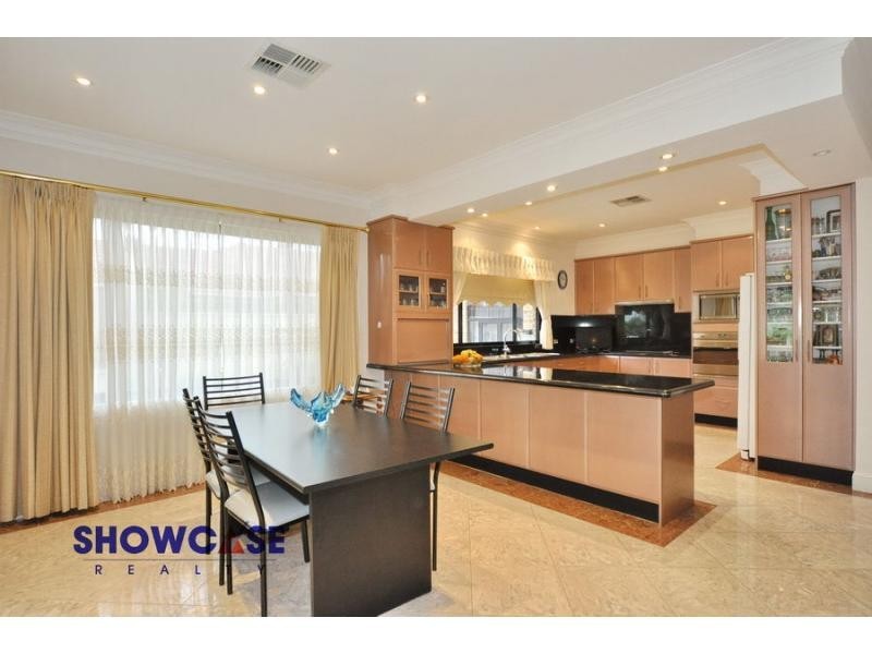 10 Greyfriar Place, Kellyville NSW 2155