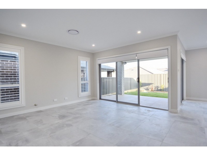 12 Offtake St, Leppington NSW 2179