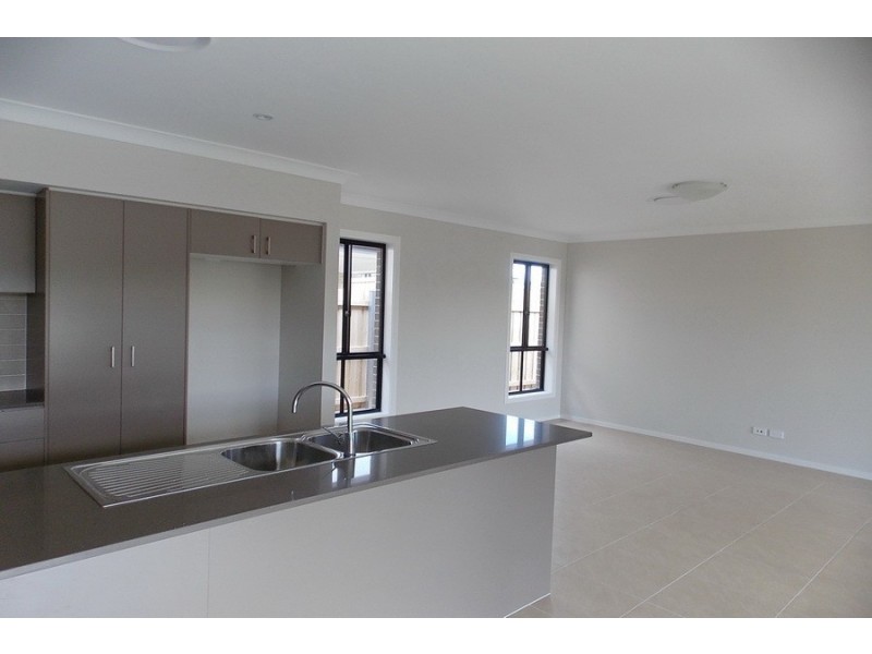 129 Dalmatia Avenue, Edmondson Park NSW 2174