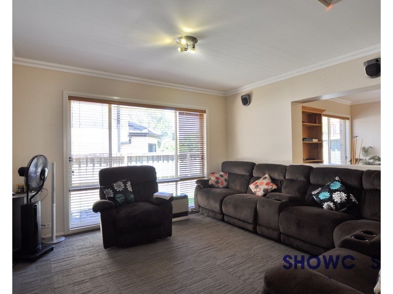 28 Comet Cct, Beaumont Hills NSW 2155