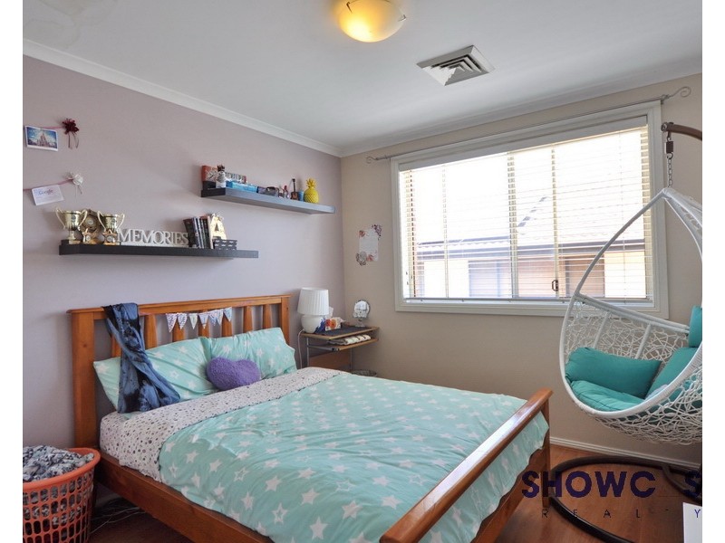 28 Comet Cct, Beaumont Hills NSW 2155