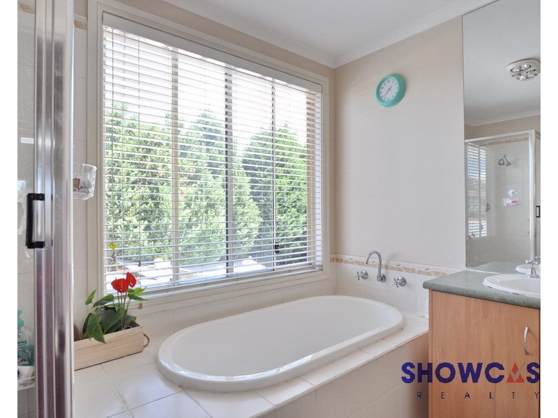 28 Comet Cct, Beaumont Hills NSW 2155