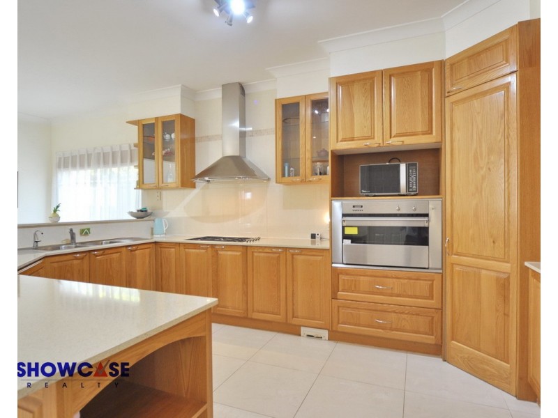 16 Dunrossil Ave, Carlingford NSW 2118