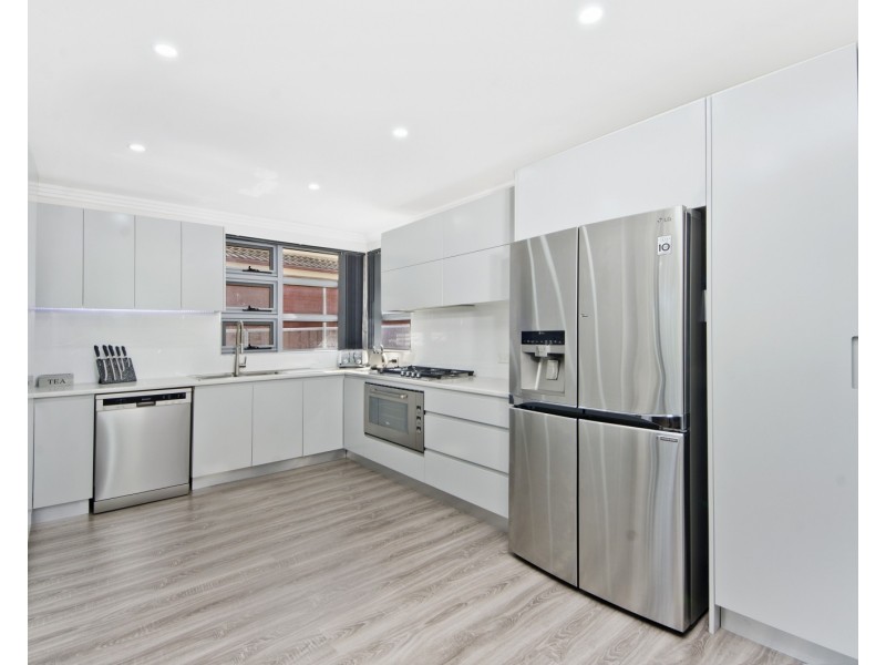 7 Caprera Rd, Northmead NSW 2152