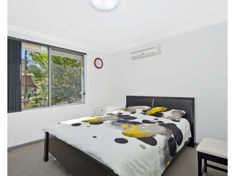 7 Caprera Rd, Northmead NSW 2152