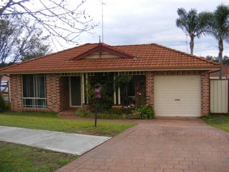 2 Moore Place, Currans Hill NSW 2567
