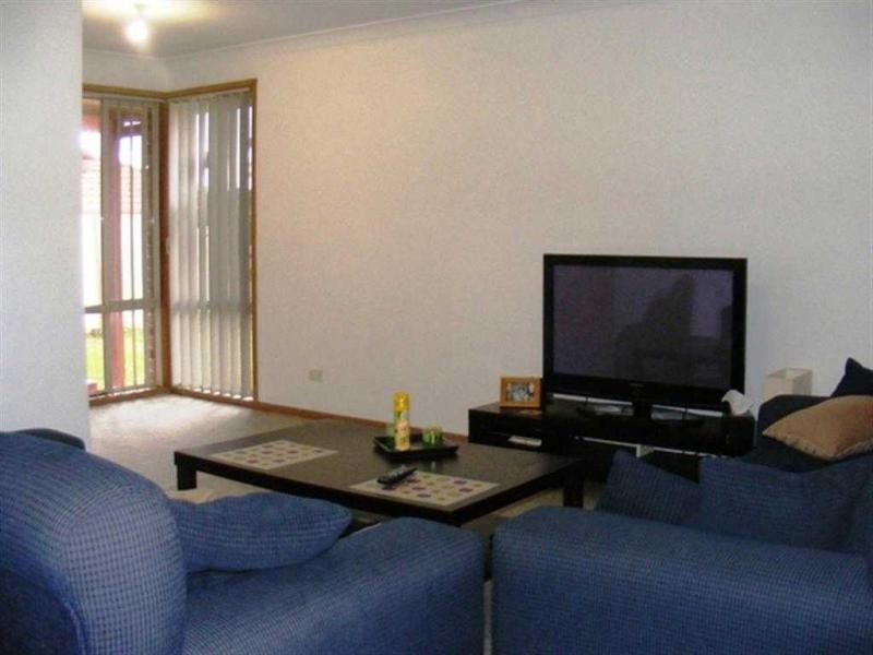 2 Moore Place, Currans Hill NSW 2567