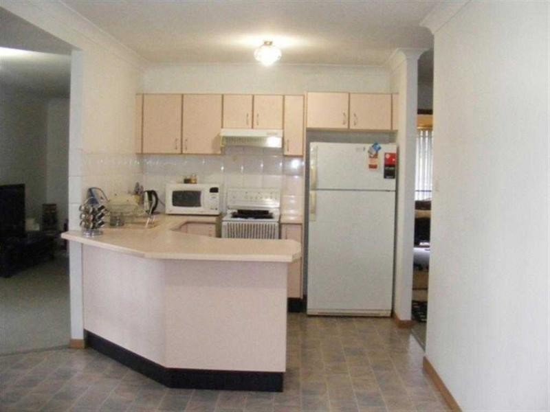 2 Moore Place, Currans Hill NSW 2567