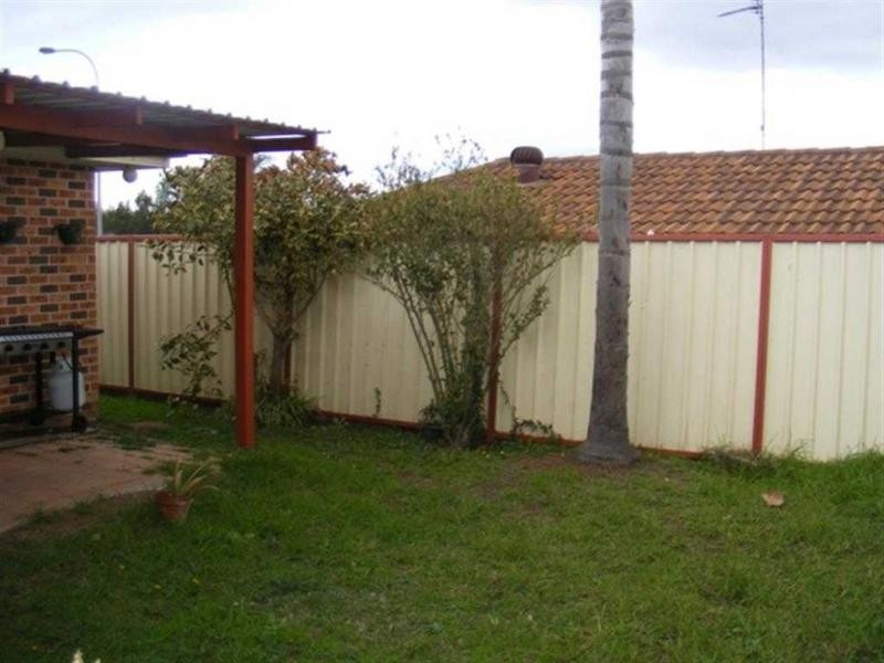 2 Moore Place, Currans Hill NSW 2567