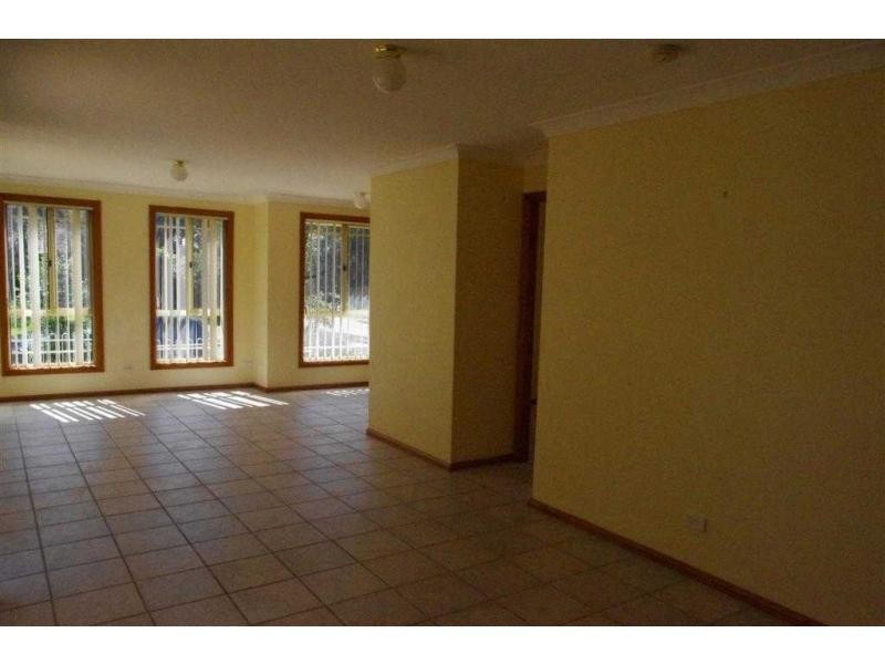 4/48 Julius Road, Rosemeadow NSW 2560