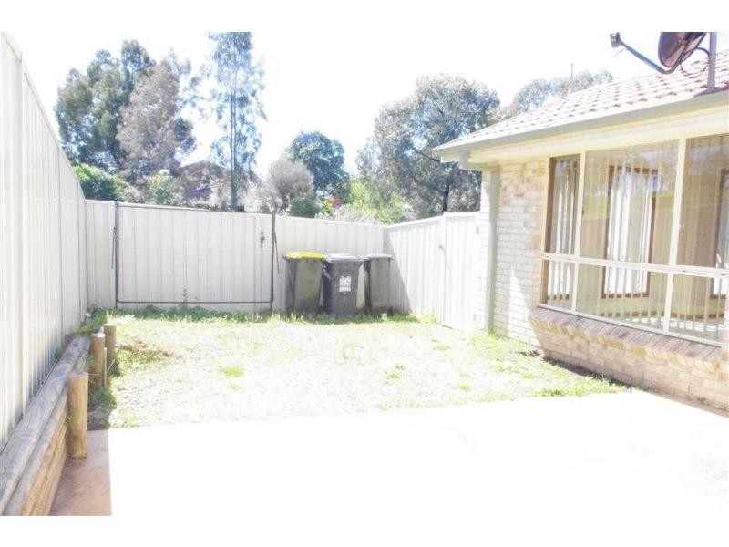 4/48 Julius Road, Rosemeadow NSW 2560