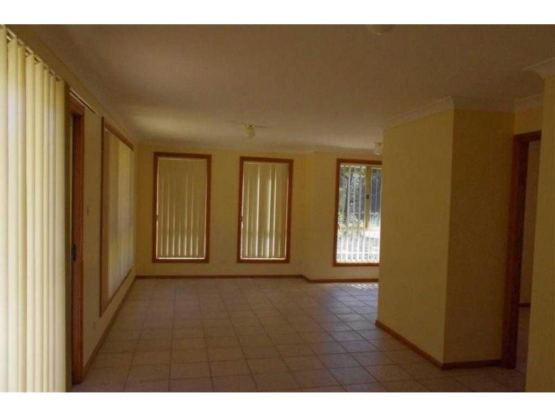 4/48 Julius Road, Rosemeadow NSW 2560