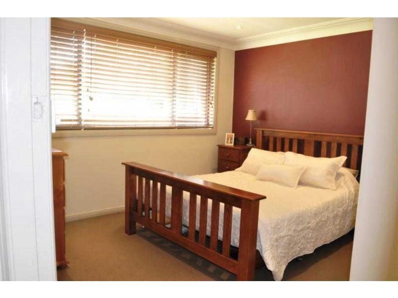 11 Ulmarra Avenue, Camden South NSW 2570