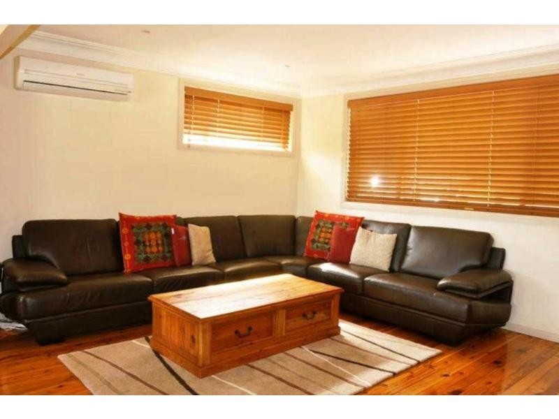 11 Ulmarra Avenue, Camden South NSW 2570