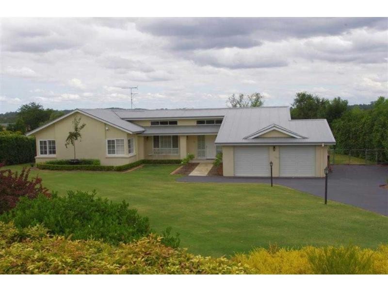 22 Caernarvon Close, Kirkham NSW 2570