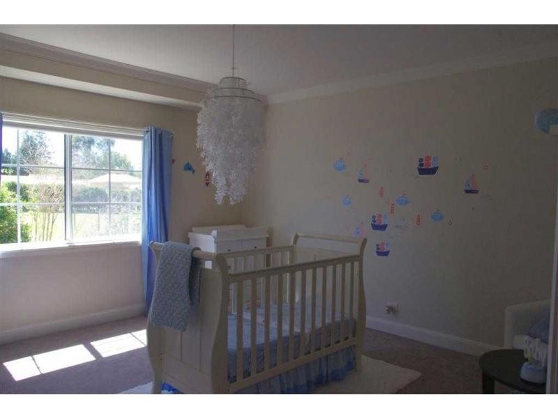 22 Caernarvon Close, Kirkham NSW 2570