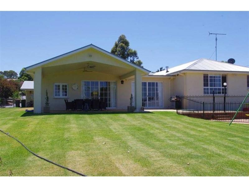 22 Caernarvon Close, Kirkham NSW 2570