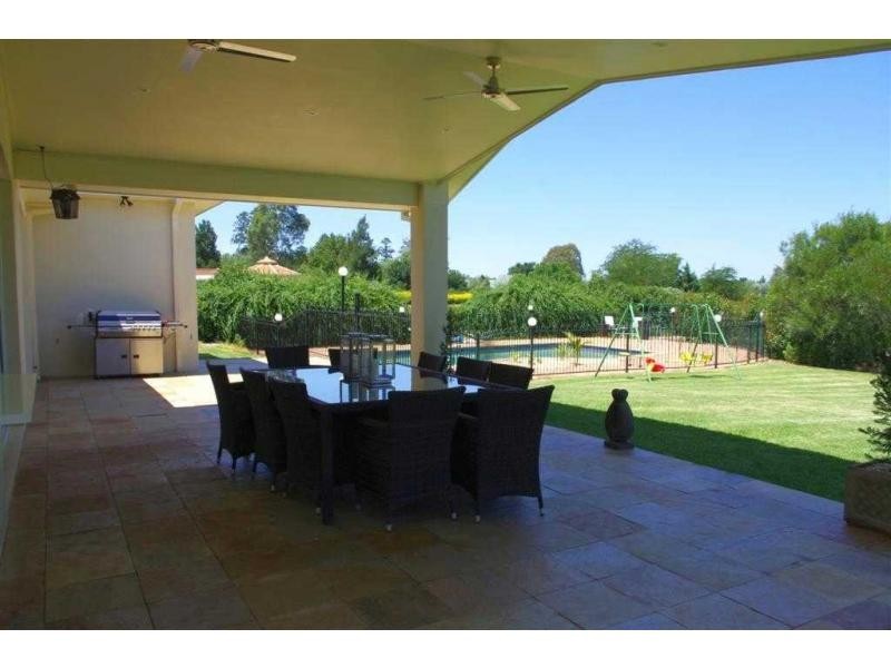 22 Caernarvon Close, Kirkham NSW 2570