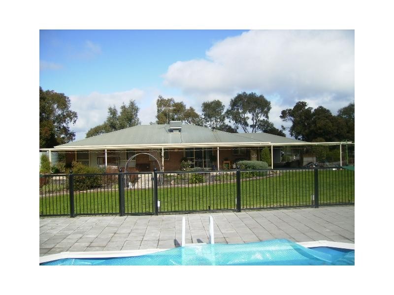 10 Moculta Road, Moculta SA 5353