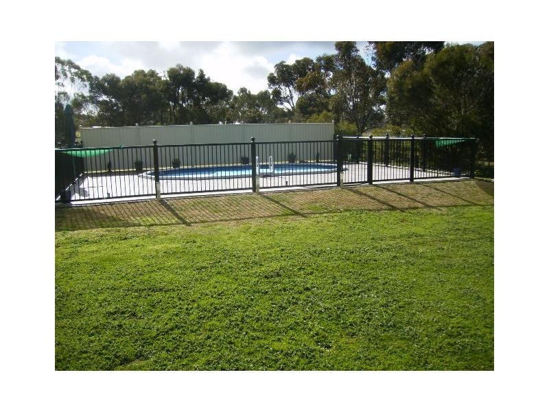 10 Moculta Road, Moculta SA 5353