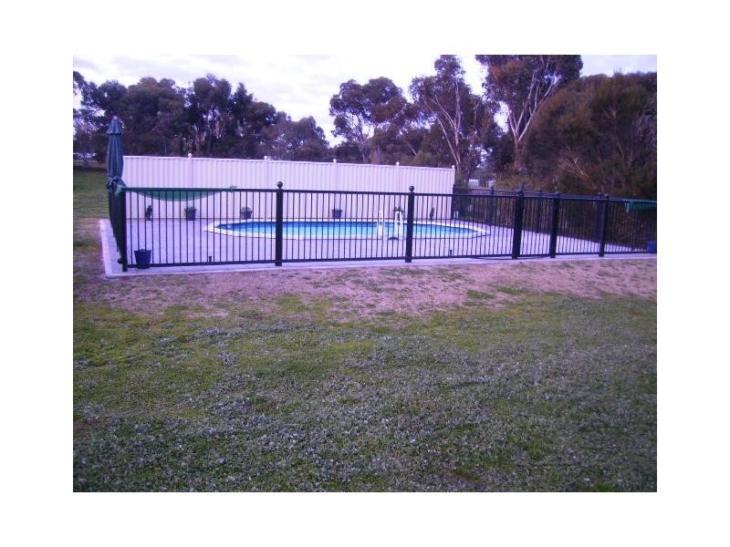 10 Moculta Road, Moculta SA 5353