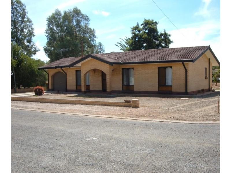 2 Jean Place, Riverton SA 5412