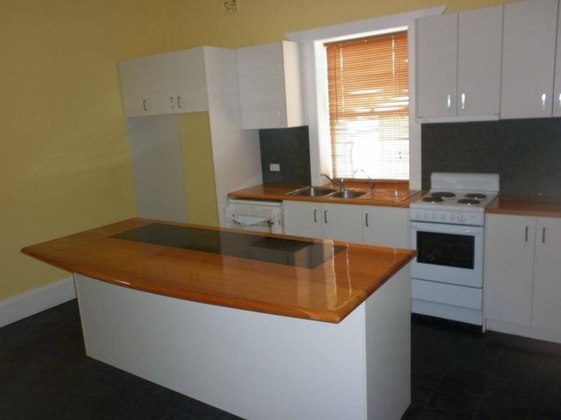 8 Kelly Road, Willaston SA 5118