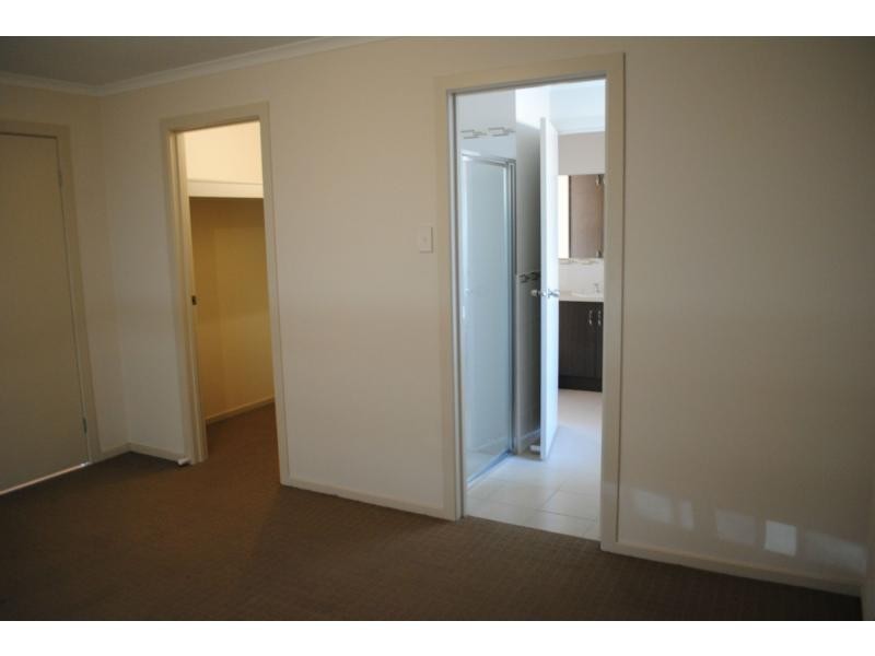 1 Robins Street, Elizabeth Downs SA 5113