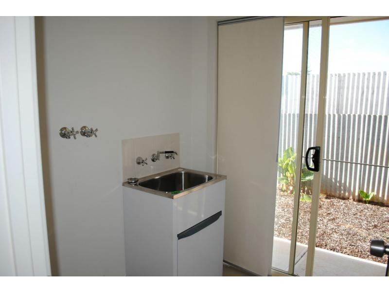 1 Robins Street, Elizabeth Downs SA 5113