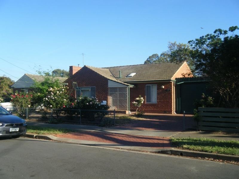 24 Barton Street, Blair Athol SA 5084