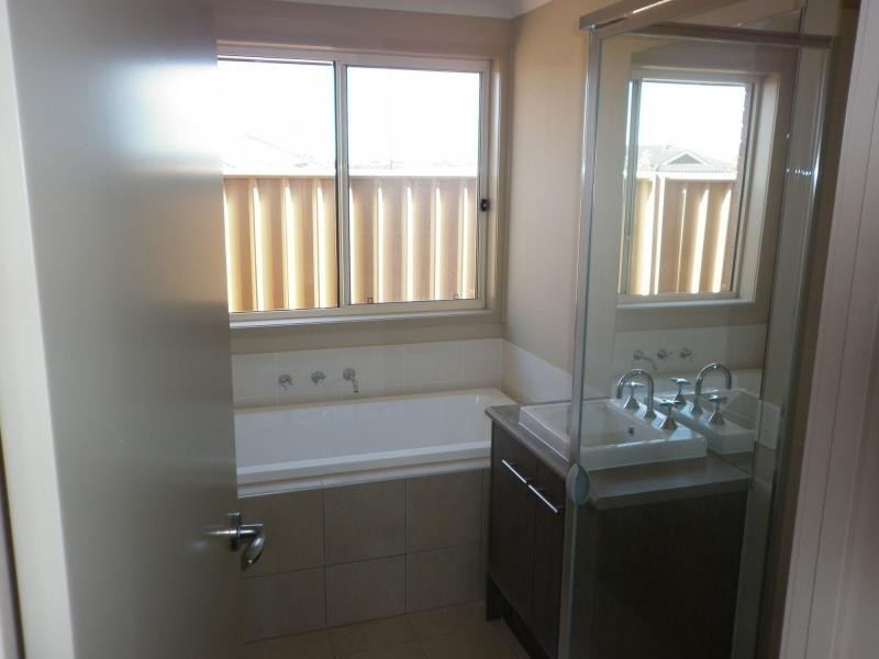 L922 Newton Boulevard, Munno Para West SA 5115