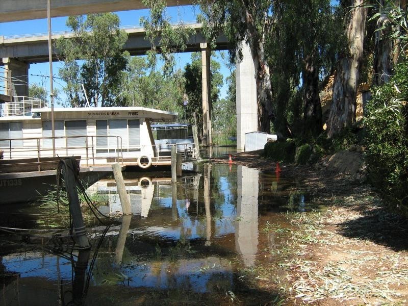 45 The Parade, Blanchetown SA 5357