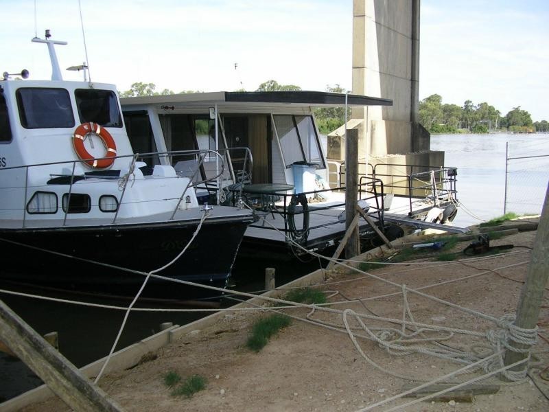 45 The Parade, Blanchetown SA 5357