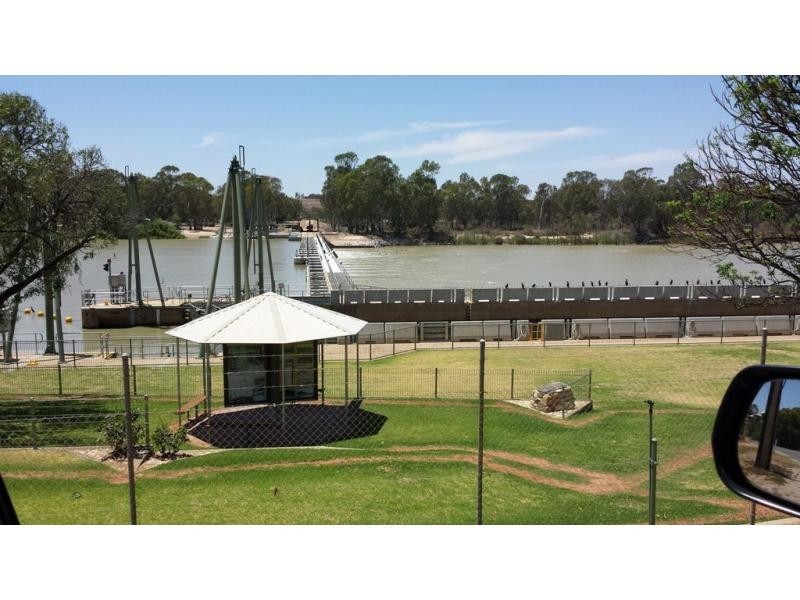 7 The Parade, Blanchetown SA 5357