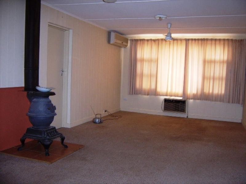 7 The Parade, Blanchetown SA 5357