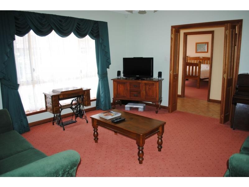 10 Coleman Parade, Evanston Park SA 5116