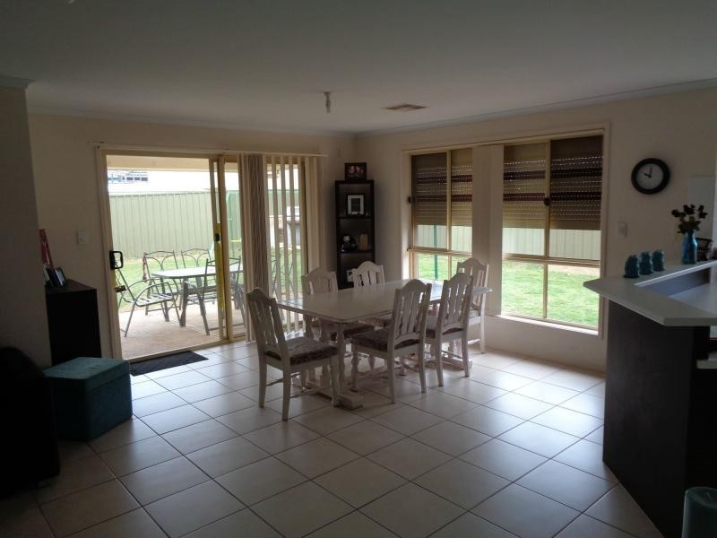 150 President Avenue, Andrews Farm SA 5114