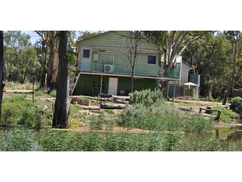 86 Docs Road, Blanchetown SA 5357