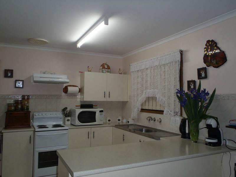 4 Strickland Street, Riverton SA 5412