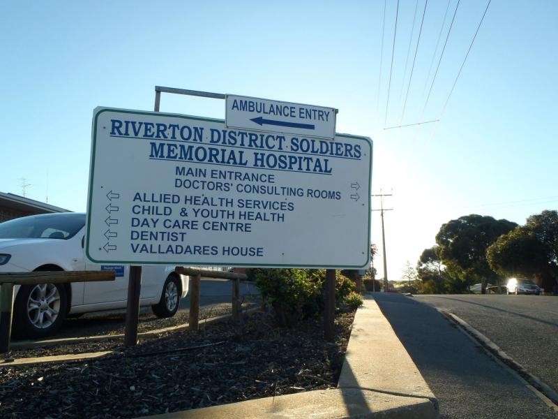 4 Strickland Street, Riverton SA 5412