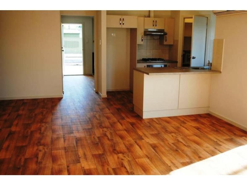 2 Robins Street, Elizabeth Downs SA 5113