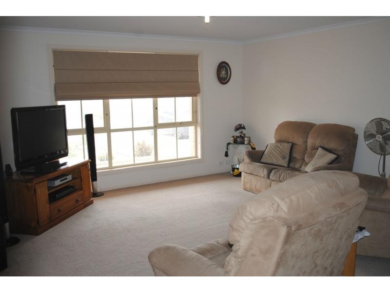 4 SEMMENS Crescent, Freeling SA 5372