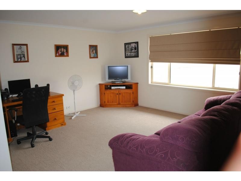 4 SEMMENS Crescent, Freeling SA 5372