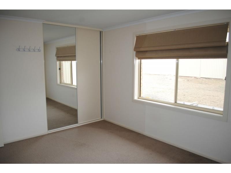 4 SEMMENS Crescent, Freeling SA 5372