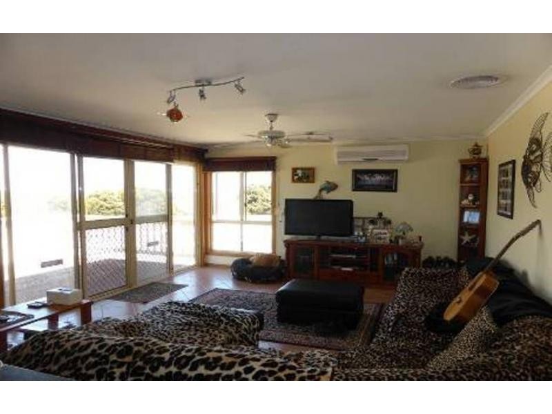 1 McEacherns Beach Road, Port Moorowie SA 5576