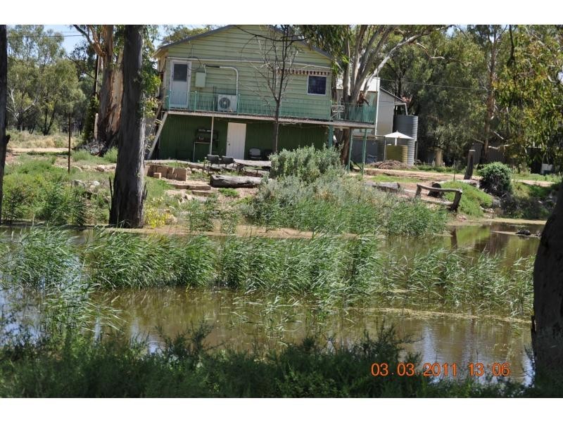 86 Docs Road, Blanchetown SA 5357