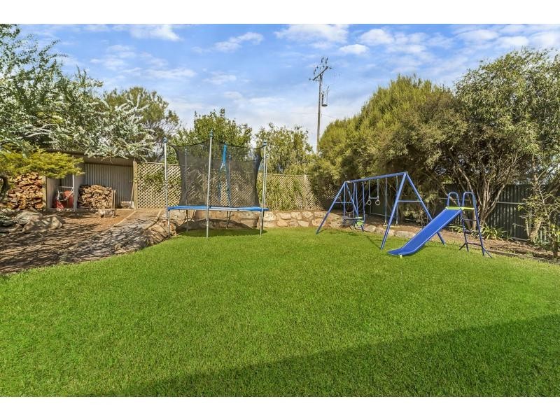 11 WHITEMAN ROAD, Williamstown SA 5351
