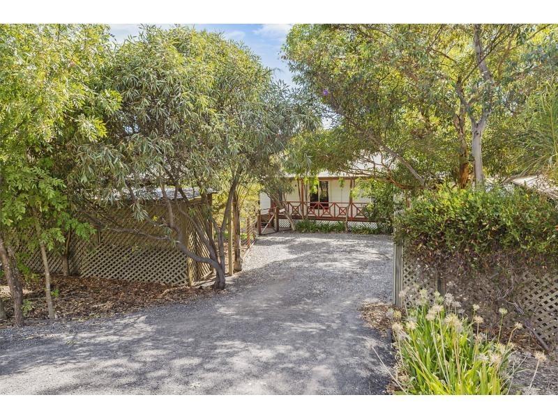 11 WHITEMAN ROAD, Williamstown SA 5351